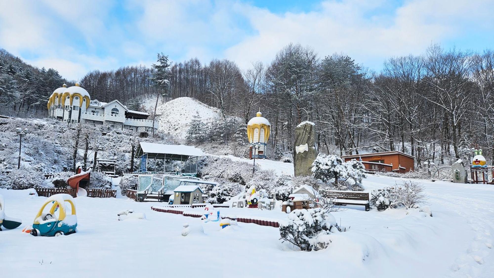 Elf Resort Hotel Пхёнчхан Экстерьер фото